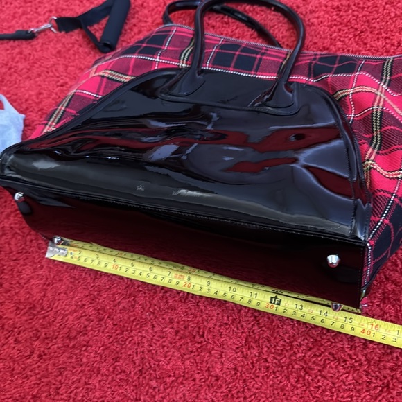 Vivienne Westwood NWT SHIRLEY LARGE YASMIN RED/blk AW2020 - Picture 14 of 17